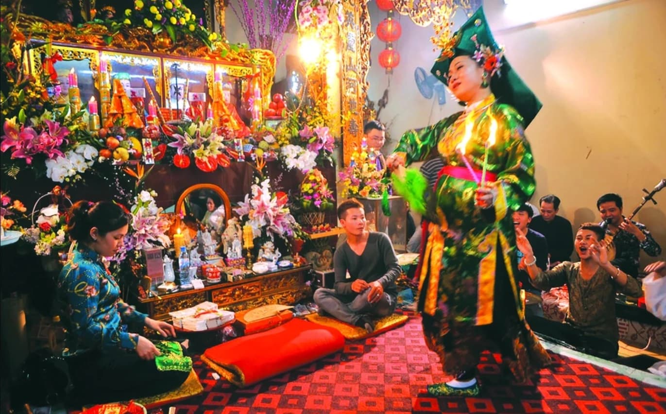 Giải mã tục lên đồng và lễ gọi hồn